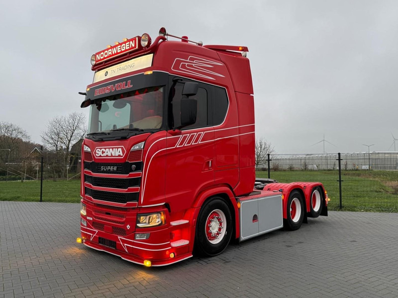 Scania S580 V8 NGS SHOW TRUCK, VOLLUCHT, SPECIAL INTERIOR, BOMVOL, ALS NIEUW. - شاحنة جرار: صور 3 Scania S580 V8 NGS SHOW TRUCK, VOLLUCHT, SPECIAL INTERIOR, BOMVOL, ALS NIEUW. - شاحنة جرار: صور 3