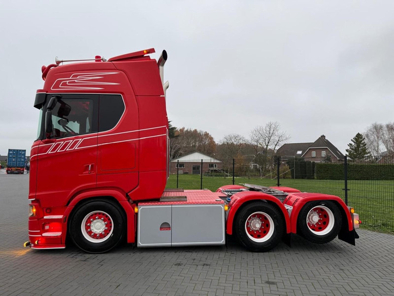 Scania S580 V8 NGS SHOW TRUCK, VOLLUCHT, SPECIAL INTERIOR, BOMVOL, ALS NIEUW. - شاحنة جرار: صور 5 Scania S580 V8 NGS SHOW TRUCK, VOLLUCHT, SPECIAL INTERIOR, BOMVOL, ALS NIEUW. - شاحنة جرار: صور 5