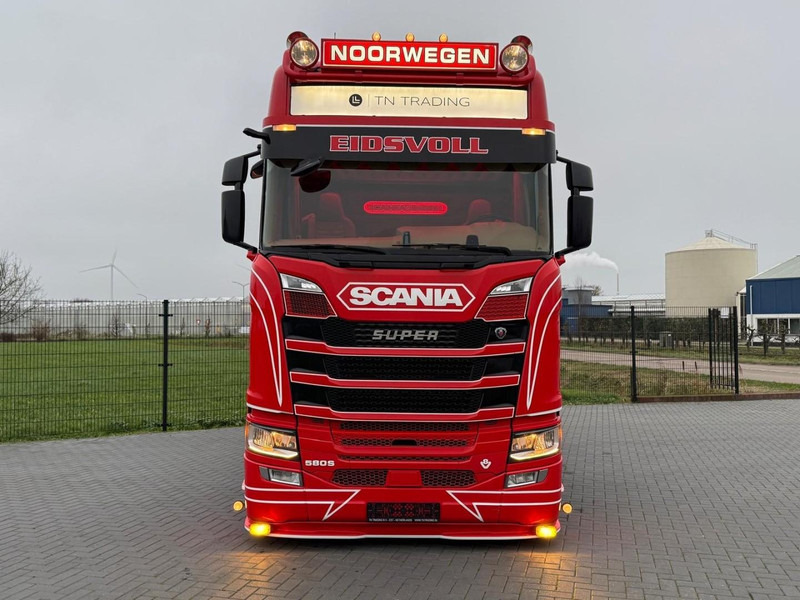 Scania S580 V8 NGS SHOW TRUCK, VOLLUCHT, SPECIAL INTERIOR, BOMVOL, ALS NIEUW. - شاحنة جرار: صور 2 Scania S580 V8 NGS SHOW TRUCK, VOLLUCHT, SPECIAL INTERIOR, BOMVOL, ALS NIEUW. - شاحنة جرار: صور 2