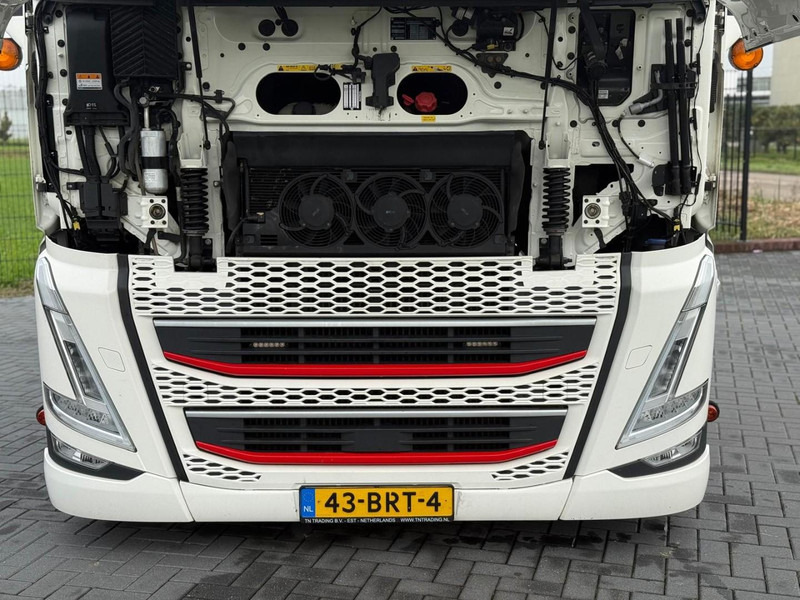 Volvo FH 13.460XL Turbocompound, leer, vollucht, 2 tanks, dubbel glas, vol spoiler. - شاحنة جرار: صور 4 Volvo FH 13.460XL Turbocompound, leer, vollucht, 2 tanks, dubbel glas, vol spoiler. - شاحنة جرار: صور 4