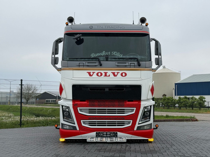 Volvo FH 13.500 SHOWTRUCK, VOLLUCHT, EURO 6, 6X2/4, PTO, SHOW INTERIEUR. - شاحنة جرار: صور 2 Volvo FH 13.500 SHOWTRUCK, VOLLUCHT, EURO 6, 6X2/4, PTO, SHOW INTERIEUR. - شاحنة جرار: صور 2