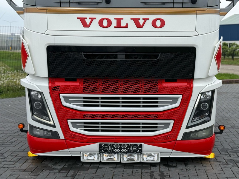 Volvo FH 13.500 SHOWTRUCK, VOLLUCHT, EURO 6, 6X2/4, PTO, SHOW INTERIEUR. - شاحنة جرار: صور 4 Volvo FH 13.500 SHOWTRUCK, VOLLUCHT, EURO 6, 6X2/4, PTO, SHOW INTERIEUR. - شاحنة جرار: صور 4