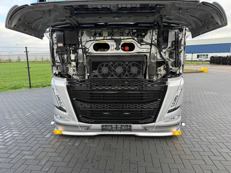 Volvo FH 460 SHOW, FULL AIR, ALCOA, INTERIOR, LIKE NEW, TOP. - شاحنة جرار: صور 5 Volvo FH 460 SHOW, FULL AIR, ALCOA, INTERIOR, LIKE NEW, TOP. - شاحنة جرار: صور 5