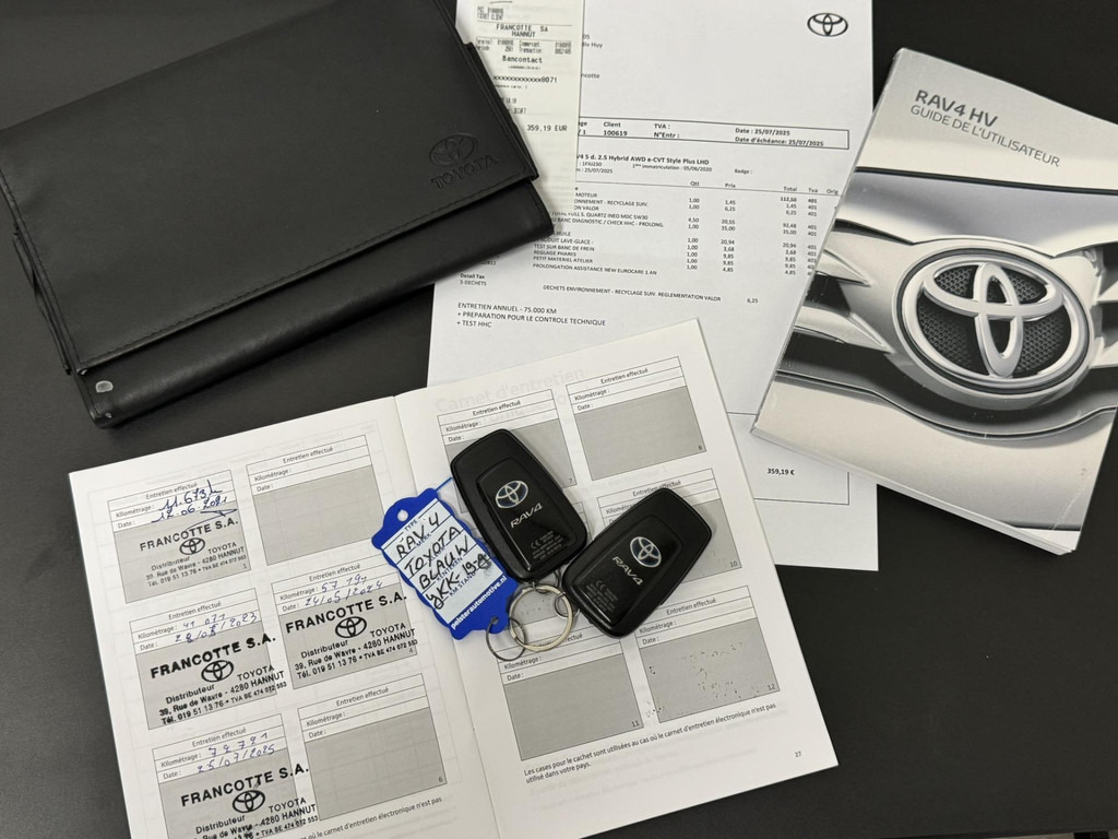 Toyota RAV4-2.5 Hybrid AWD Bi-Tone Adaptive cruise Climate control LED Apple / Android Draadloos telefoonladen Achteruitrijcamera - سيارة دفع رباعي: صور 3 Toyota RAV4-2.5 Hybrid AWD Bi-Tone Adaptive cruise Climate control LED Apple / Android Draadloos telefoonladen Achteruitrijcamera - سيارة دفع رباعي: صور 3