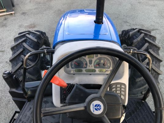 New Holland TL100A tracteur - جرار: صور 2 New Holland TL100A tracteur - جرار: صور 2