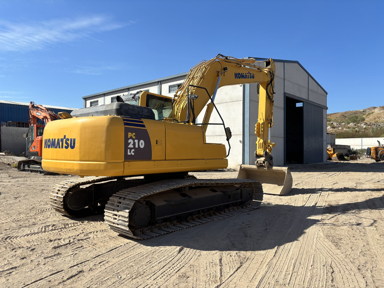 KOMATSU PC210-8 - حفارات زحافة: صور 5 KOMATSU PC210-8 - حفارات زحافة: صور 5