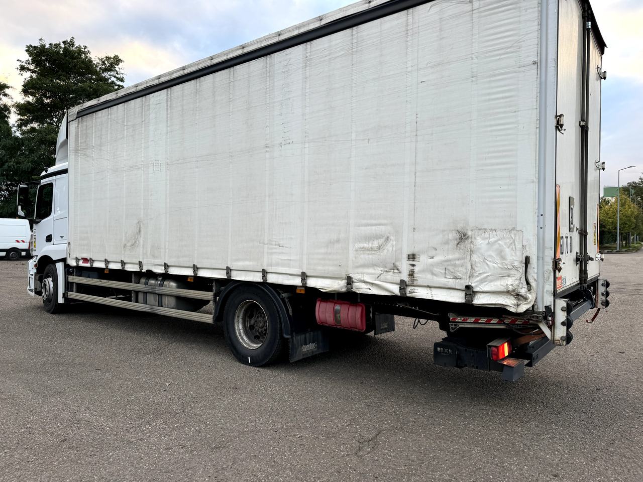 MERCEDES-BENZ ACTROS 1833 - شاحنة ستارة: صور 4 MERCEDES-BENZ ACTROS 1833 - شاحنة ستارة: صور 4
