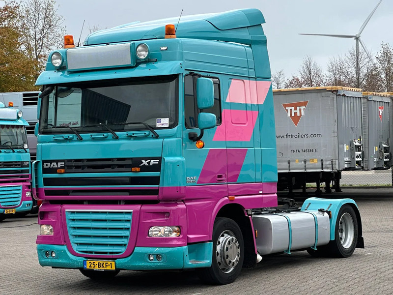 DAF XF 106.460 Mega - Hefschotel - Intarder - 2 Tank - Euro 5 - شاحنة جرار: صور 1 DAF XF 106.460 Mega - Hefschotel - Intarder - 2 Tank - Euro 5 - شاحنة جرار: صور 1