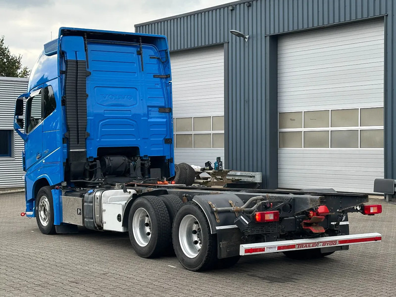 Volvo FH 16.750 6x4 Globe XL Chassis Retarder 3.90 Wb Full Air - الشاسيه شاحنة: صور 4 Volvo FH 16.750 6x4 Globe XL Chassis Retarder 3.90 Wb Full Air - الشاسيه شاحنة: صور 4