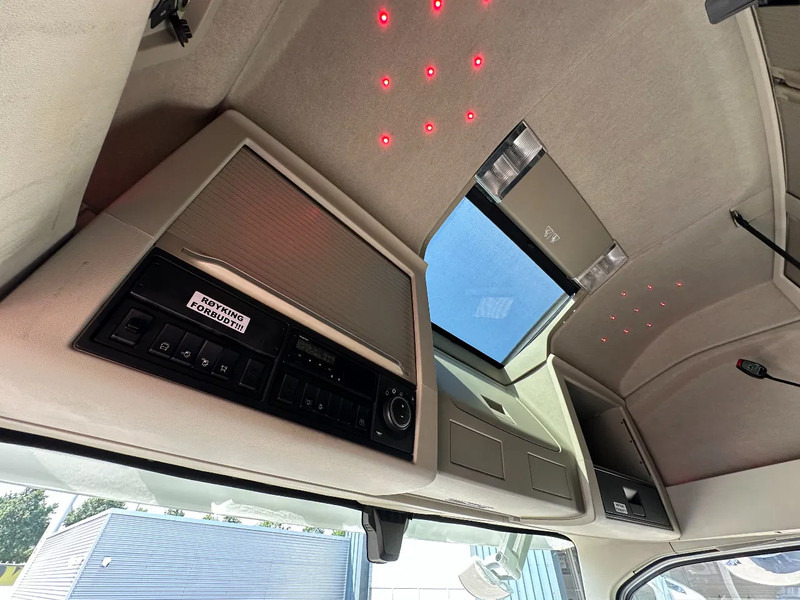 الشاسيه شاحنة Volvo FH 16.750 6x4 Globe XL Chassis Retarder 4.30 Wb Full Air: صور 17 الشاسيه شاحنة Volvo FH 16.750 6x4 Globe XL Chassis Retarder 4.30 Wb Full Air: صور 17