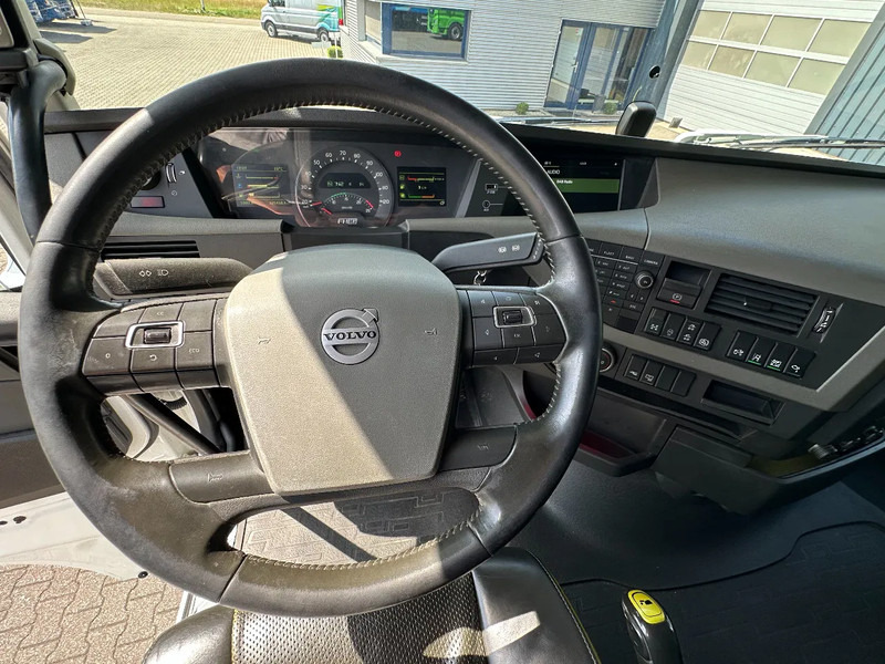 الشاسيه شاحنة Volvo FH 16.750 6x4 Globe XL Chassis Retarder 4.30 Wb Full Air: صور 18 الشاسيه شاحنة Volvo FH 16.750 6x4 Globe XL Chassis Retarder 4.30 Wb Full Air: صور 18