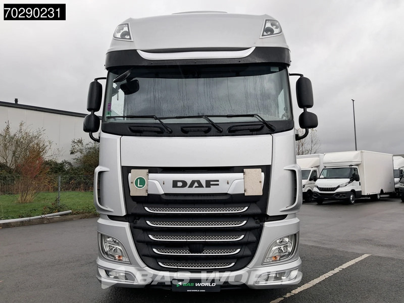 DAF XF 480 4X2 SSC Retarder Mega 2xTanks ACC LED Standklima Euro 6 - شاحنة جرار: صور 3 DAF XF 480 4X2 SSC Retarder Mega 2xTanks ACC LED Standklima Euro 6 - شاحنة جرار: صور 3