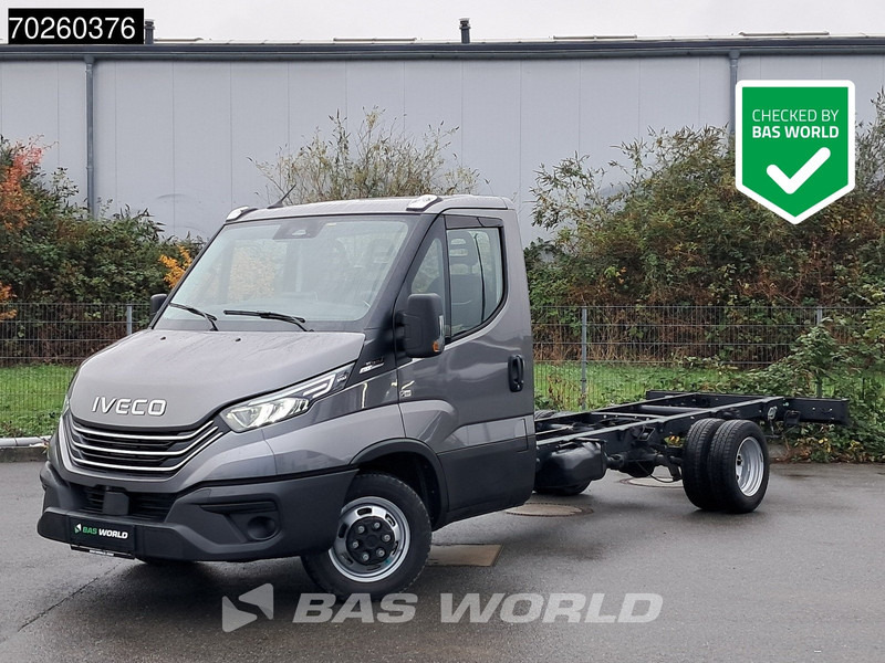 Iveco Daily 35C21 Neu! 3.0L 2025-Modell Automatik 210PS Radstand 410 Fahrgestell Doppelbereifung LED ACC Klima Euro6 Chassis A/C - الشاحنات الصغيرة: صور 1 Iveco Daily 35C21 Neu! 3.0L 2025-Modell Automatik 210PS Radstand 410 Fahrgestell Doppelbereifung LED ACC Klima Euro6 Chassis A/C - الشاحنات الصغيرة: صور 1