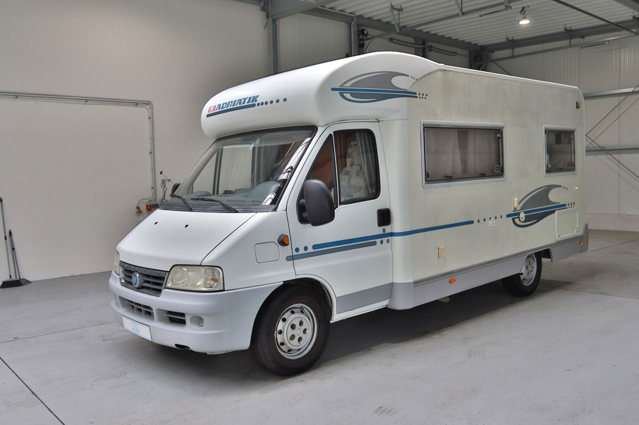 Adria Coral 590 DS / Festbett / Sehr gepflegt - موتر هوم شبه متكامل: صور 2 Adria Coral 590 DS / Festbett / Sehr gepflegt - موتر هوم شبه متكامل: صور 2