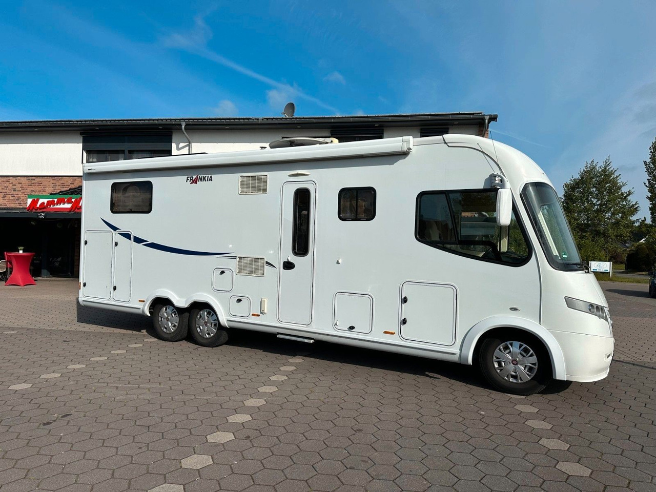 Frankia I 840 QD/Festbett+Hubbett/Garage /PREISGARANTIE - موتر هوم متكامل: صور 3 Frankia I 840 QD/Festbett+Hubbett/Garage /PREISGARANTIE - موتر هوم متكامل: صور 3