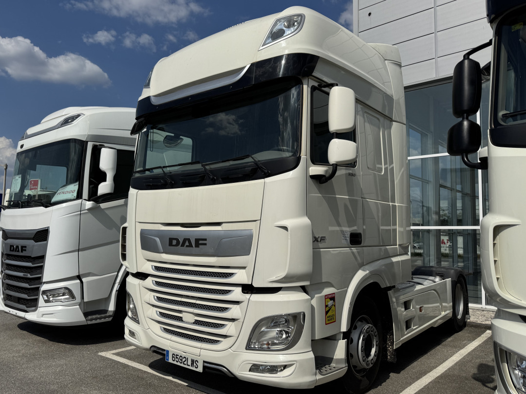 DAF XF 530 Super Space Cab - شاحنة جرار: صور 2 DAF XF 530 Super Space Cab - شاحنة جرار: صور 2