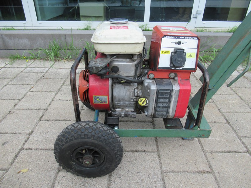 Honda Aggregaat 750 Generator 750W / 220V - مجموعة المولدات: صور 2 Honda Aggregaat 750 Generator 750W / 220V - مجموعة المولدات: صور 2