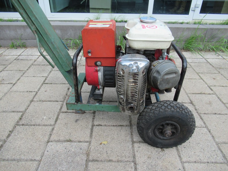 Honda Aggregaat 750 Generator 750W / 220V - مجموعة المولدات: صور 5 Honda Aggregaat 750 Generator 750W / 220V - مجموعة المولدات: صور 5