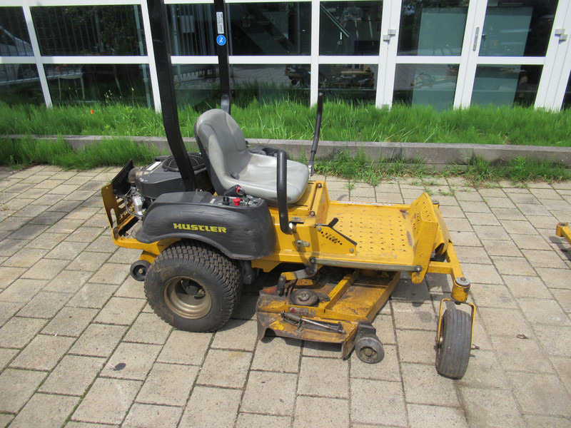 Hustler SPORT 0-Turn Maaier / Mower for parts / Defect - جزازة المروج: صور 2 Hustler SPORT 0-Turn Maaier / Mower for parts / Defect - جزازة المروج: صور 2