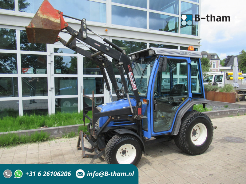 Iseki TF321H 4x4 + Cabine + Voorlader + Fronthef - جرار: صور 1 Iseki TF321H 4x4 + Cabine + Voorlader + Fronthef - جرار: صور 1