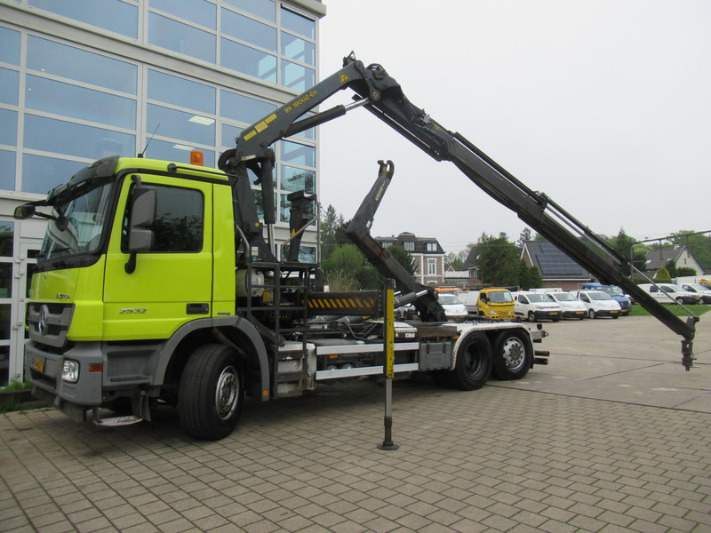 Mercedes-Benz Actros 2532 LTNLA 6X2 Hooklift + Crane, Haak - Kraan - شاحنة ذات الخطاف, شاحنة كرين: صور 2 Mercedes-Benz Actros 2532 LTNLA 6X2 Hooklift + Crane, Haak - Kraan - شاحنة ذات الخطاف, شاحنة كرين: صور 2