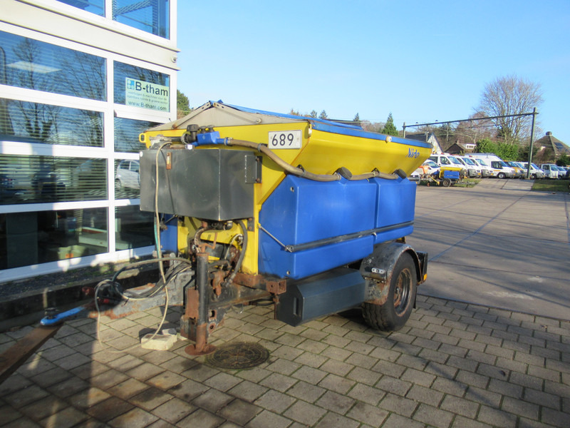 NIDO Stratos B17KR-21 AWCLN-350 1,7m3 + 850 L. Salzstreuer Saltspreader Zoutstrooier - الرمال مفرشة: صور 3 NIDO Stratos B17KR-21 AWCLN-350 1,7m3 + 850 L. Salzstreuer Saltspreader Zoutstrooier - الرمال مفرشة: صور 3