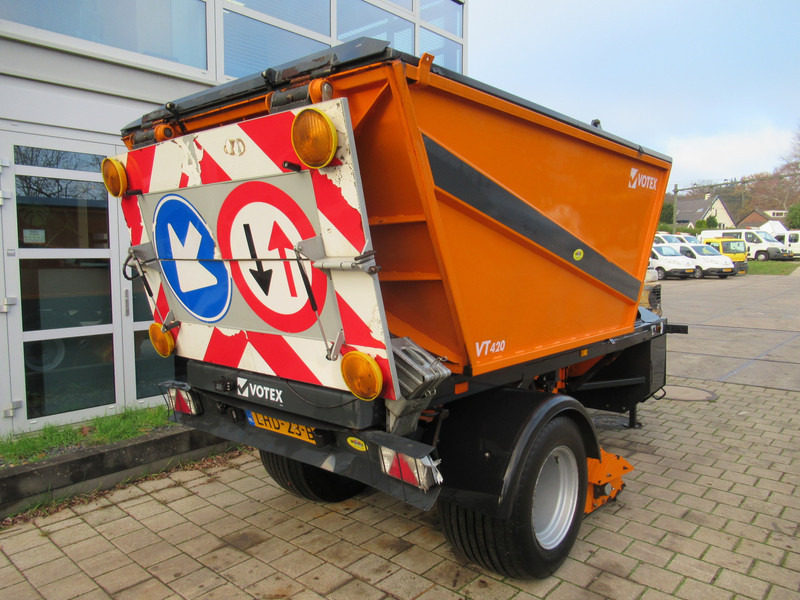 Votex VT420 Veeg-zuigmachine Zuigwagen Saugwagen - جرار بعجلتين: صور 4 Votex VT420 Veeg-zuigmachine Zuigwagen Saugwagen - جرار بعجلتين: صور 4