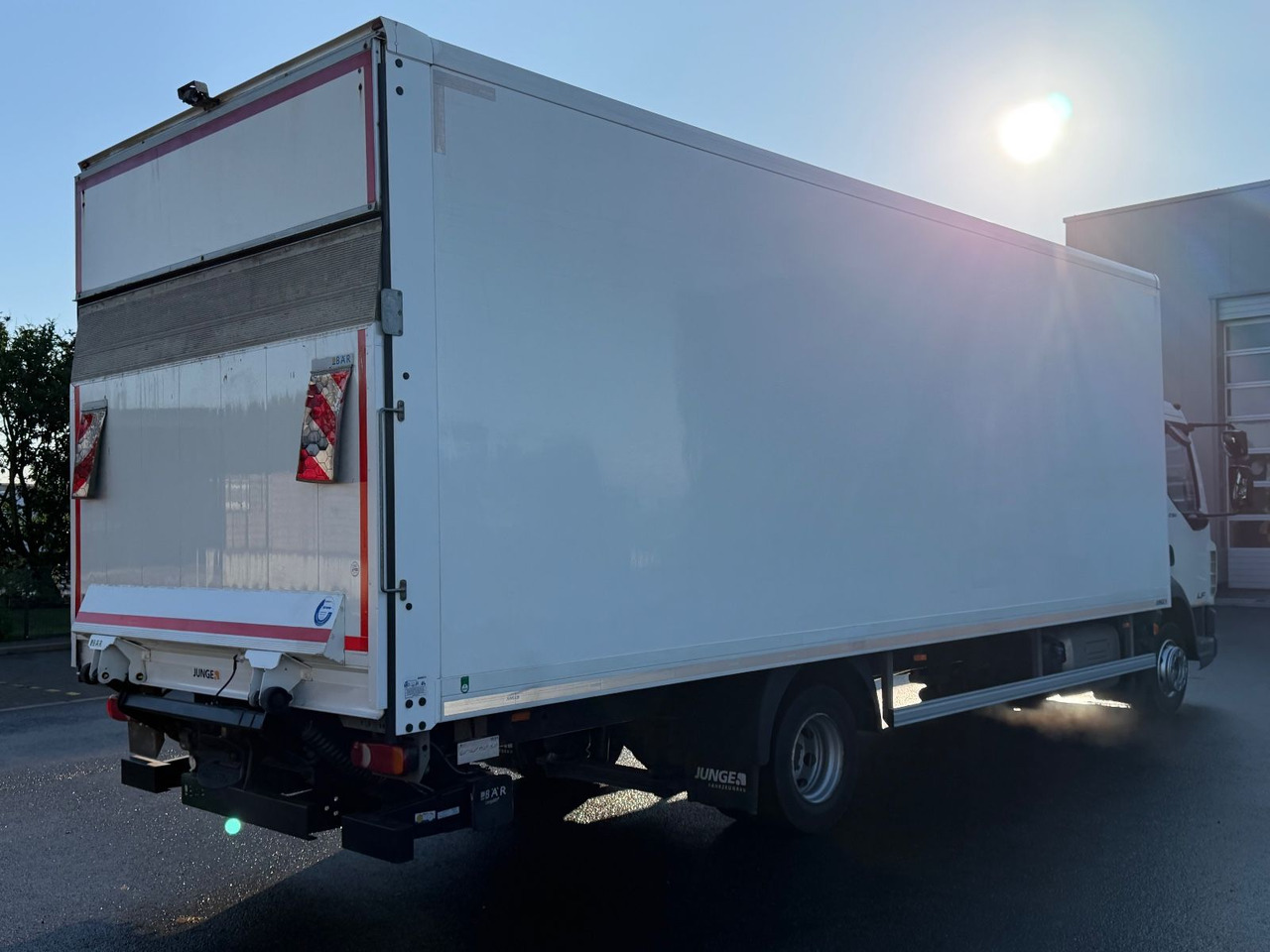 DAF LF 12.230 FA Koffer, Lbw, Ahk., 7.3m, E6, TOP - بصندوق مغلق شاحنة: صور 4 DAF LF 12.230 FA Koffer, Lbw, Ahk., 7.3m, E6, TOP - بصندوق مغلق شاحنة: صور 4