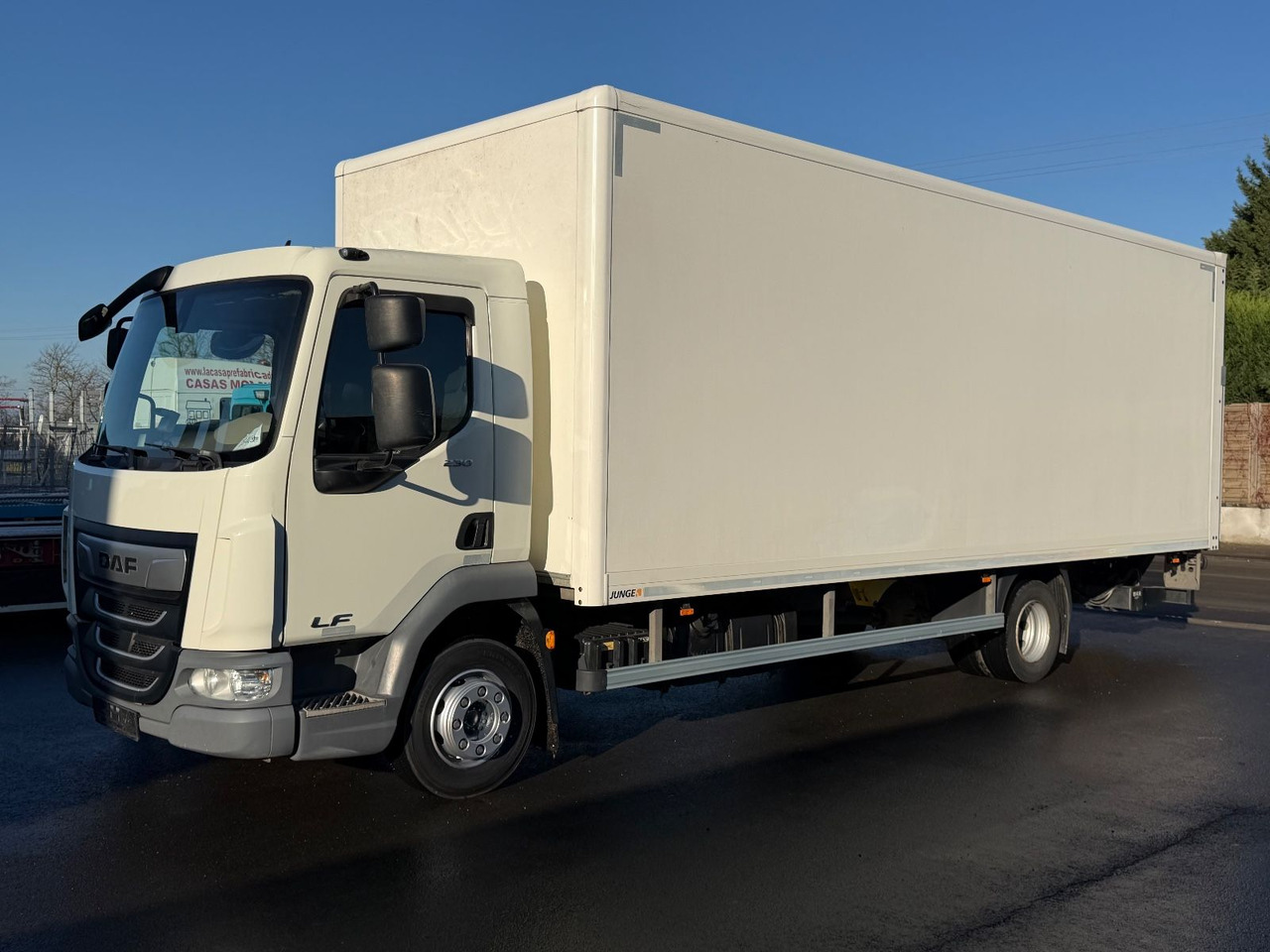 DAF LF 12.230 FA Koffer, Lbw, Ahk., 7.3m, E6, TOP - بصندوق مغلق شاحنة: صور 1 DAF LF 12.230 FA Koffer, Lbw, Ahk., 7.3m, E6, TOP - بصندوق مغلق شاحنة: صور 1