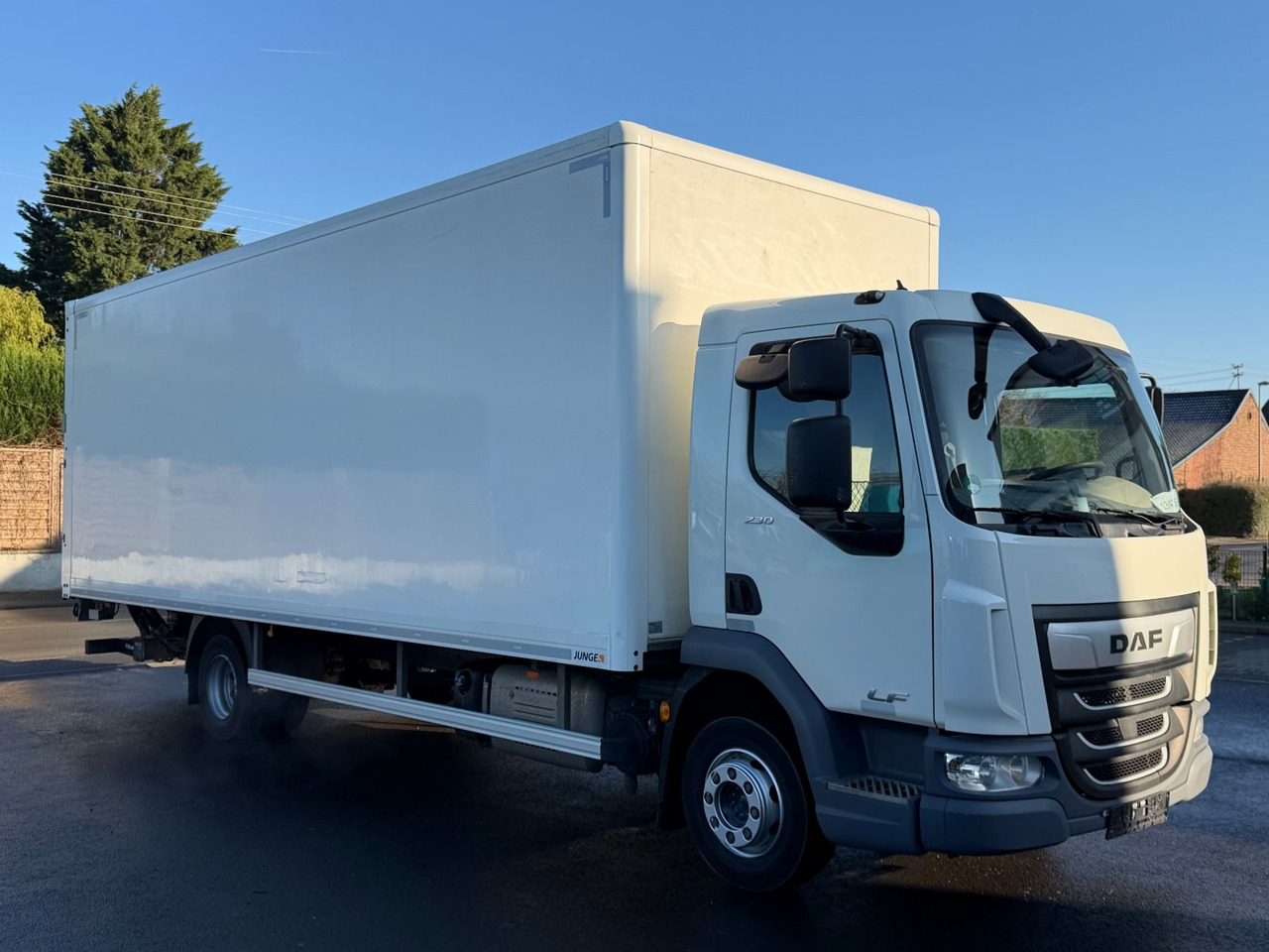 DAF LF 12.230 FA Koffer, Lbw, Ahk., 7.3m, E6, TOP - بصندوق مغلق شاحنة: صور 3 DAF LF 12.230 FA Koffer, Lbw, Ahk., 7.3m, E6, TOP - بصندوق مغلق شاحنة: صور 3