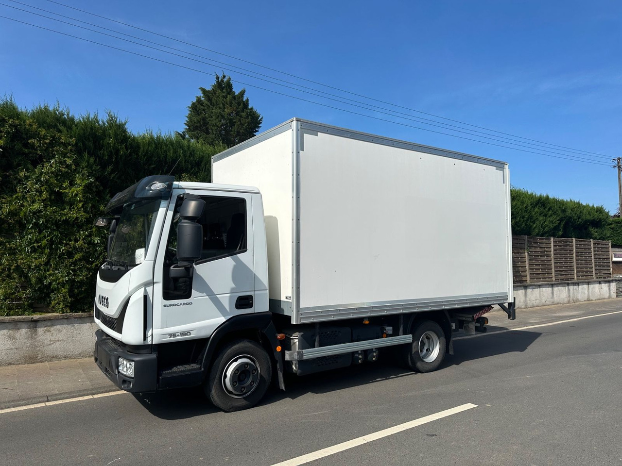 Iveco Eurocargo 75E19/Tüv neu/Koffer/LBW 1000kg/ - الشاحنات الصغيرة صندوق مغلق: صور 1 Iveco Eurocargo 75E19/Tüv neu/Koffer/LBW 1000kg/ - الشاحنات الصغيرة صندوق مغلق: صور 1