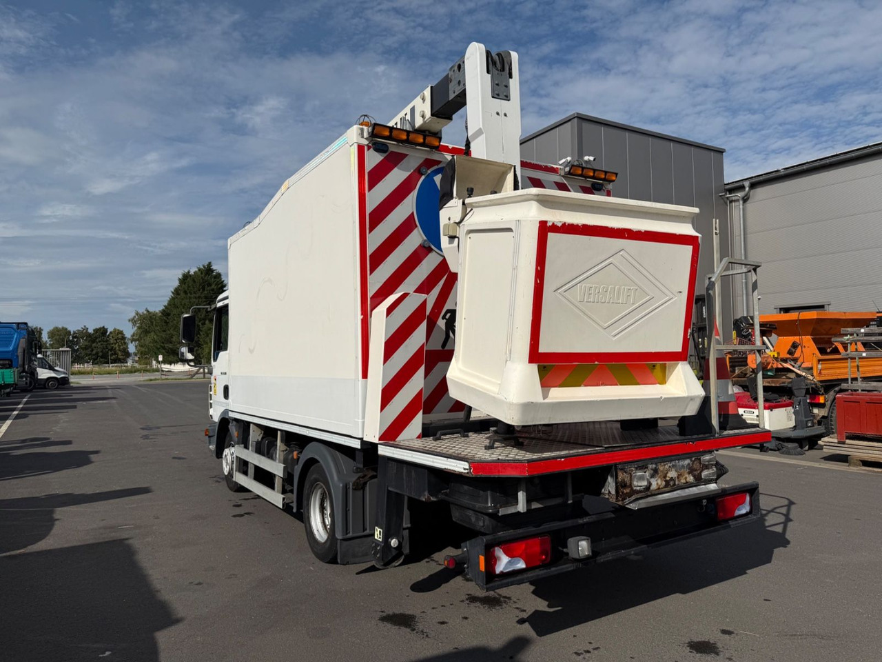 MAN TGL 12.180 Versalift/15m/orig.km/Top - مصاعد الازدهار محمولة على شاحنة: صور 5 MAN TGL 12.180 Versalift/15m/orig.km/Top - مصاعد الازدهار محمولة على شاحنة: صور 5