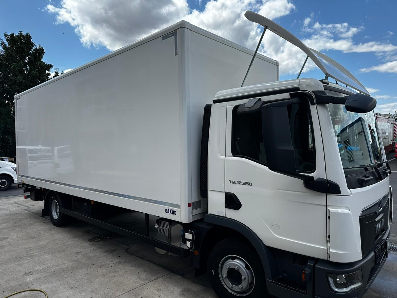MAN TGL 12.250 /Ladebordwand/Automatik/Ahk - بصندوق مغلق شاحنة: صور 2 MAN TGL 12.250 /Ladebordwand/Automatik/Ahk - بصندوق مغلق شاحنة: صور 2