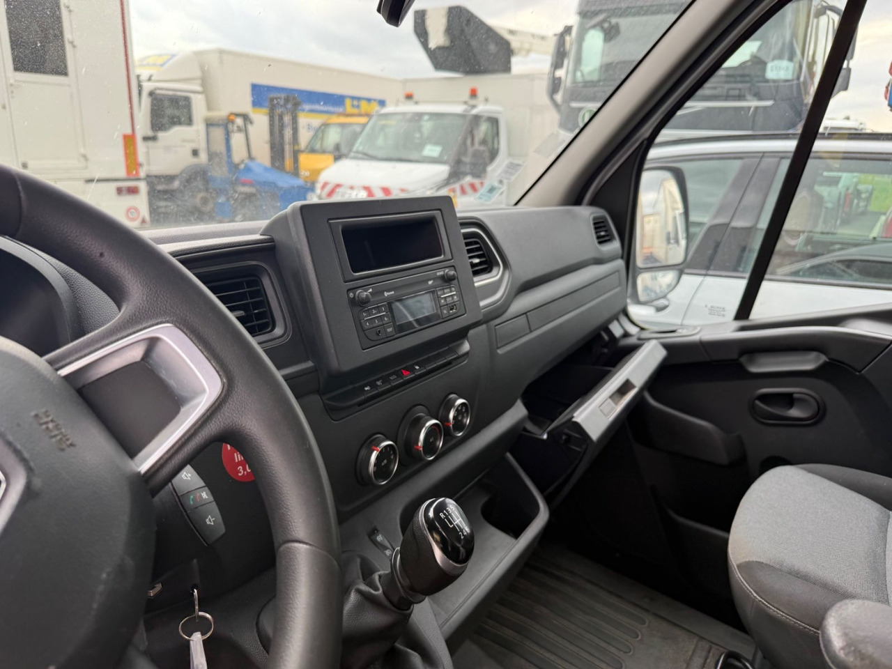 الشاحنات الصغيرة صندوق مغلق Renault Master III Koffer/Hebebühne/Klima/Kamera: صور 12 الشاحنات الصغيرة صندوق مغلق Renault Master III Koffer/Hebebühne/Klima/Kamera: صور 12