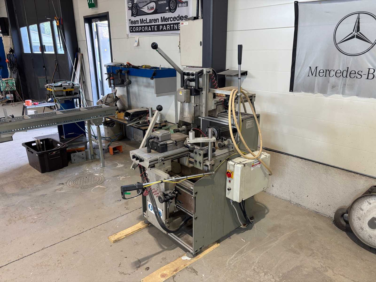 Three-spindle copy milling cutter P macchine s.r.l 03P - آلة طحن المعادن: صور 3 Three-spindle copy milling cutter P macchine s.r.l 03P - آلة طحن المعادن: صور 3