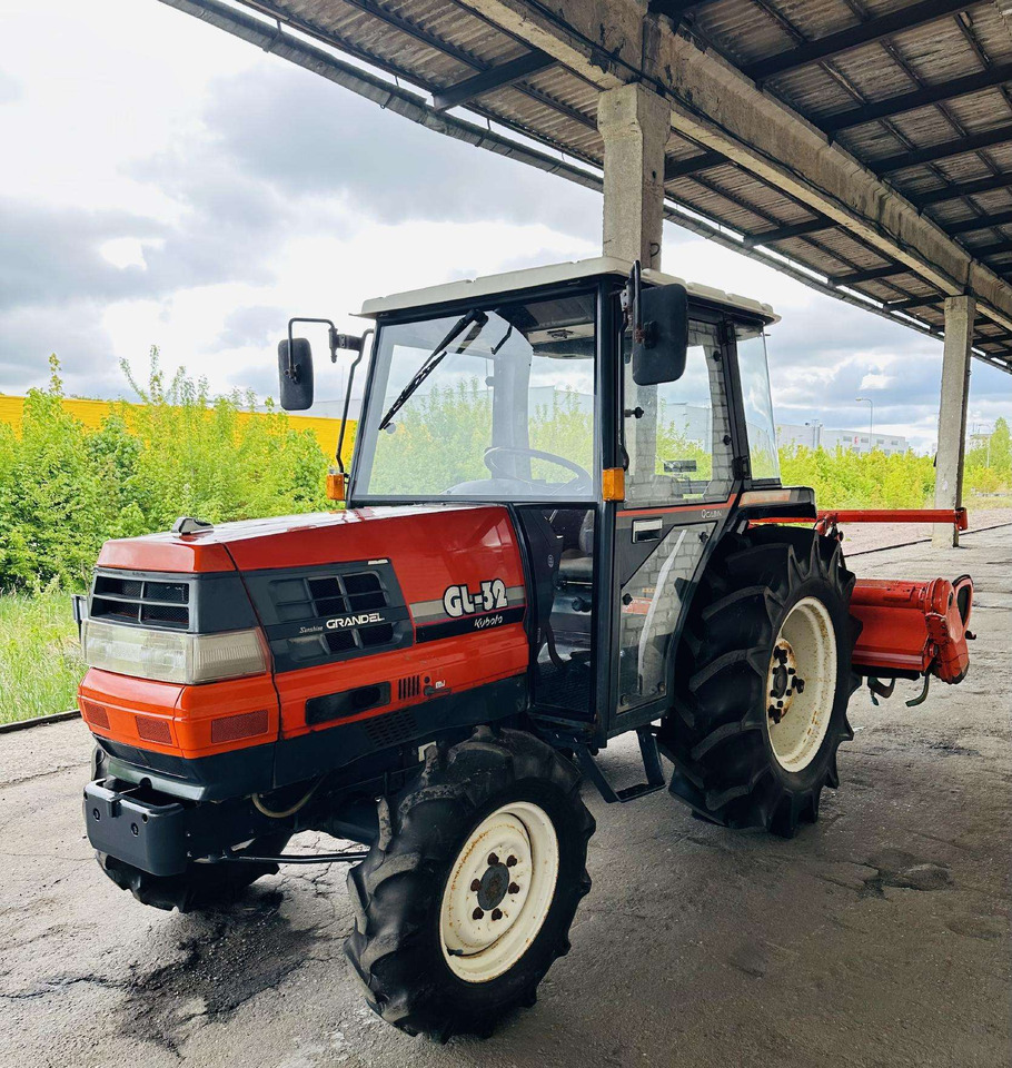 Kubota GL32 - جرار: صور 1 Kubota GL32 - جرار: صور 1