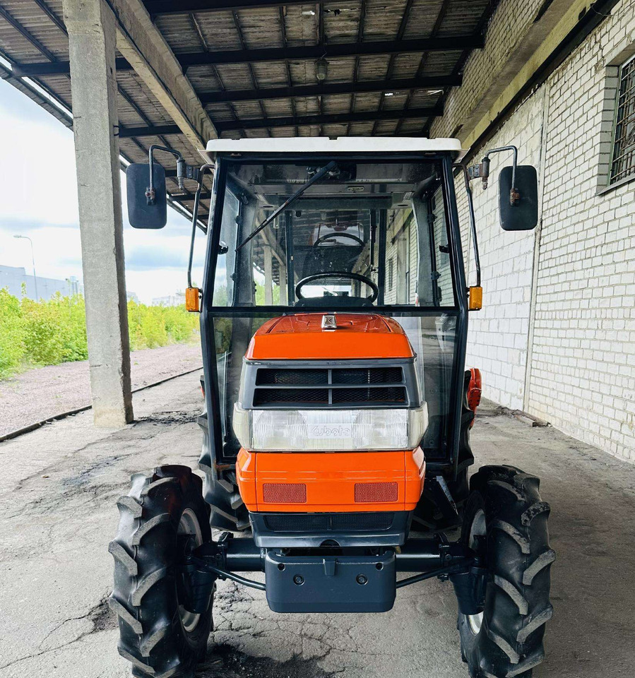 Kubota GL32 - جرار: صور 3 Kubota GL32 - جرار: صور 3