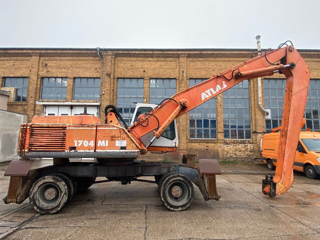 Atlas 1704 MI mit Greifer Umschlagbagger Lang - حفارة على عجلات: صور 2 Atlas 1704 MI mit Greifer Umschlagbagger Lang - حفارة على عجلات: صور 2