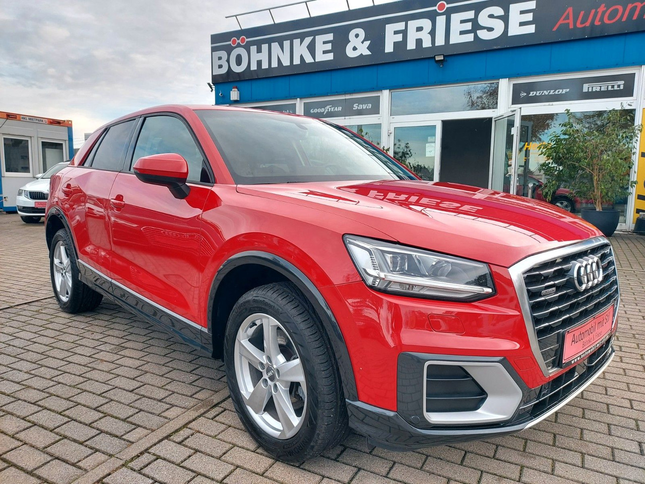 Audi Q2 40 TFSI quattro sport LED Leder Kamera AHK - سيارة دفع رباعي: صور 1 Audi Q2 40 TFSI quattro sport LED Leder Kamera AHK - سيارة دفع رباعي: صور 1