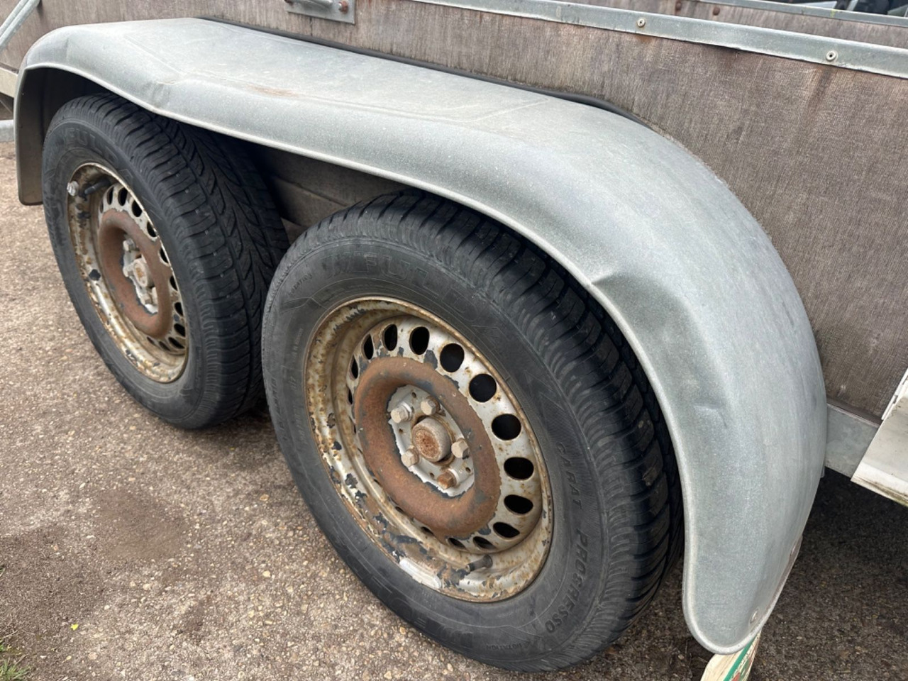 عربة مسطحة منخفضة مقطورة BAOS TIEFLADER 2 ACHSER 2000KG  1500 KG NUTZLAST: صور 6