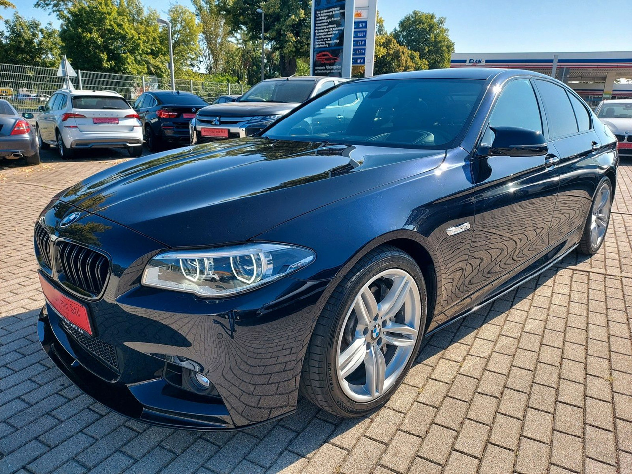 BMW 550i Limousine Autom. M-Sport HUD Glasdach H&K - سيدان: صور 3 BMW 550i Limousine Autom. M-Sport HUD Glasdach H&K - سيدان: صور 3