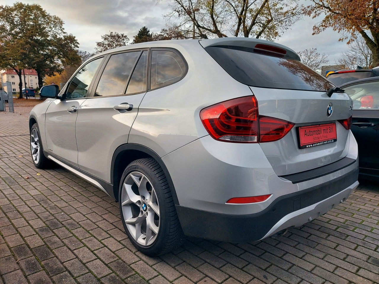 BMW X1 18 d xDrive Xenon Navi Leder AHK - سيارة دفع رباعي: صور 4 BMW X1 18 d xDrive Xenon Navi Leder AHK - سيارة دفع رباعي: صور 4