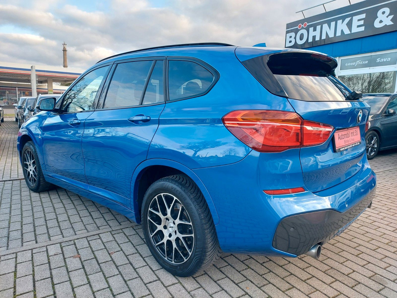 BMW X1 xDrive 20d M Sport LED SPORT 4X4 Alcantara - سيارة دفع رباعي: صور 4 BMW X1 xDrive 20d M Sport LED SPORT 4X4 Alcantara - سيارة دفع رباعي: صور 4