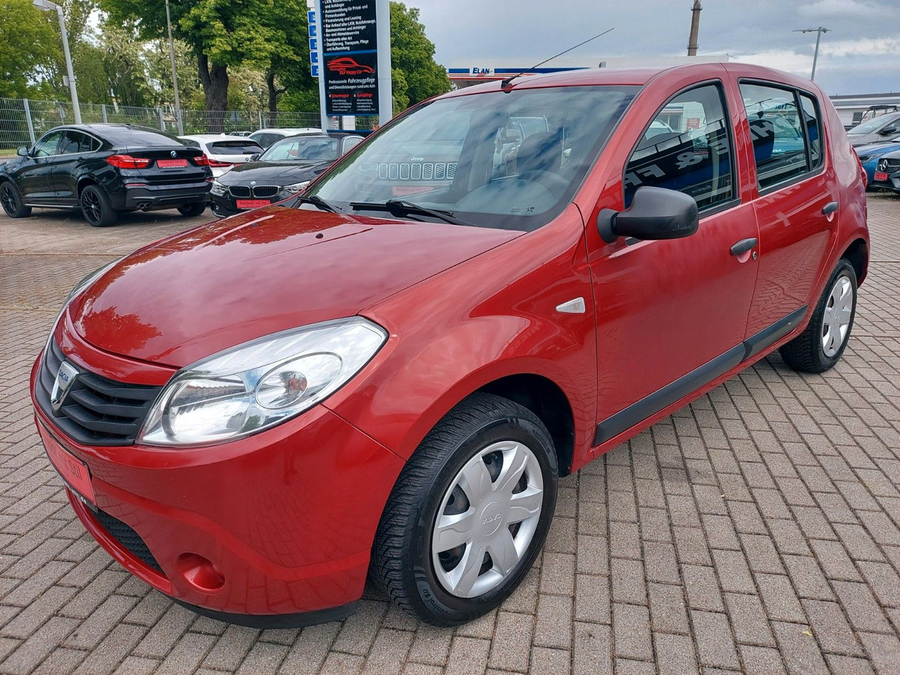 Dacia Sandero 1.4 MPI CD-Radio M+S - سيدان: صور 3 Dacia Sandero 1.4 MPI CD-Radio M+S - سيدان: صور 3