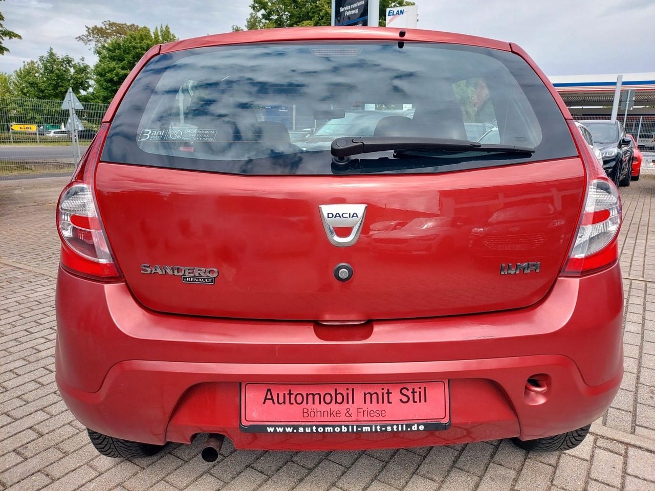 Dacia Sandero 1.4 MPI CD-Radio M+S - سيدان: صور 5 Dacia Sandero 1.4 MPI CD-Radio M+S - سيدان: صور 5