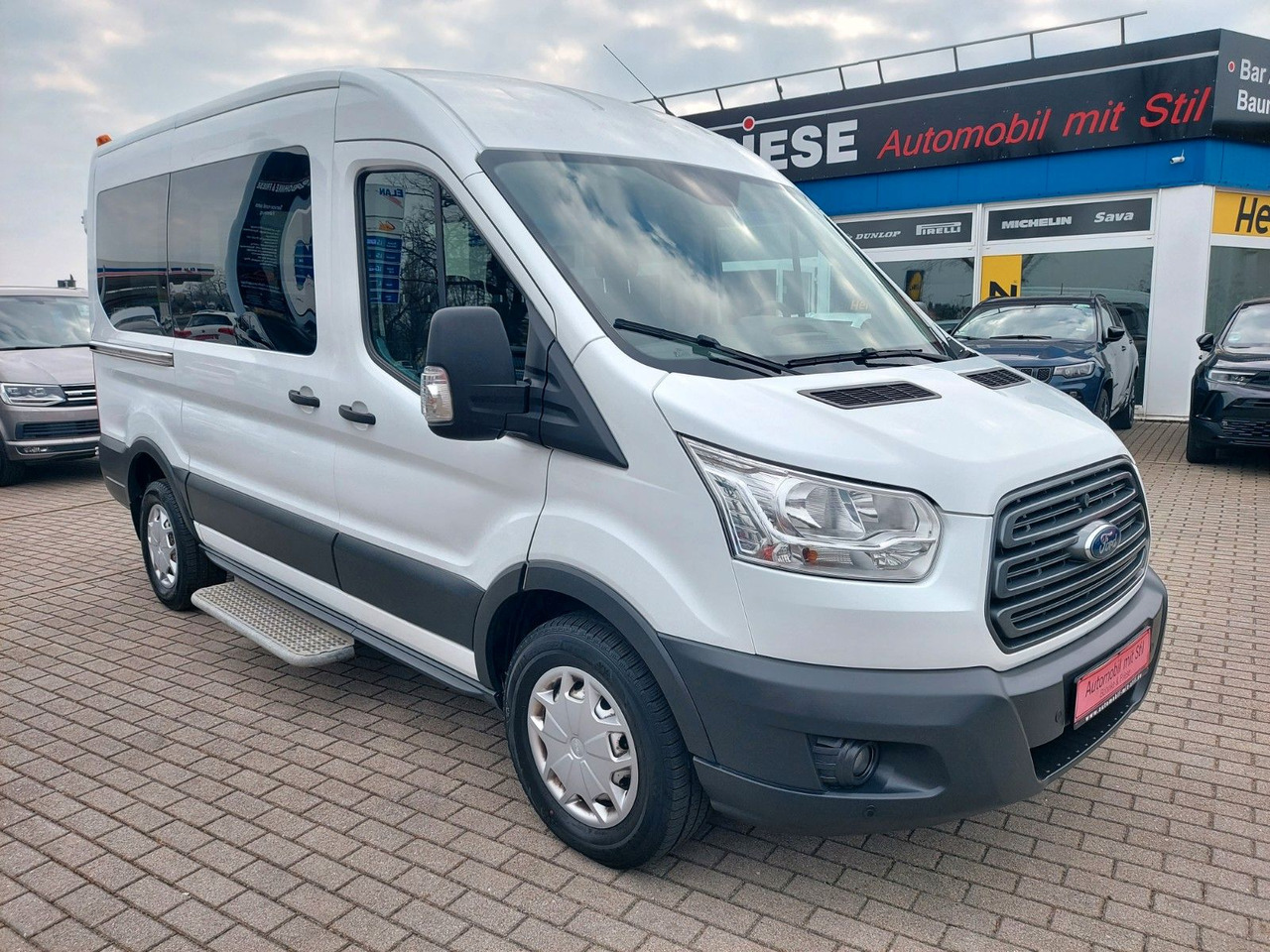 Ford Transit Kombi 330 L2 Trend 9 Sitze Klima Sitzhei - ميكروباص: صور 4 Ford Transit Kombi 330 L2 Trend 9 Sitze Klima Sitzhei - ميكروباص: صور 4