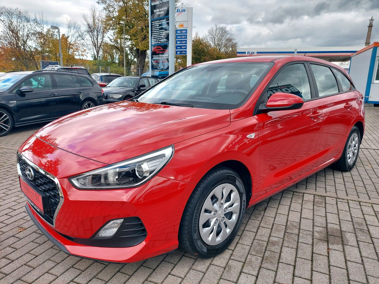 Hyundai i30 cw Pure Klima Spurasssist 8x Räder - سيارة ستيشن: صور 5 Hyundai i30 cw Pure Klima Spurasssist 8x Räder - سيارة ستيشن: صور 5