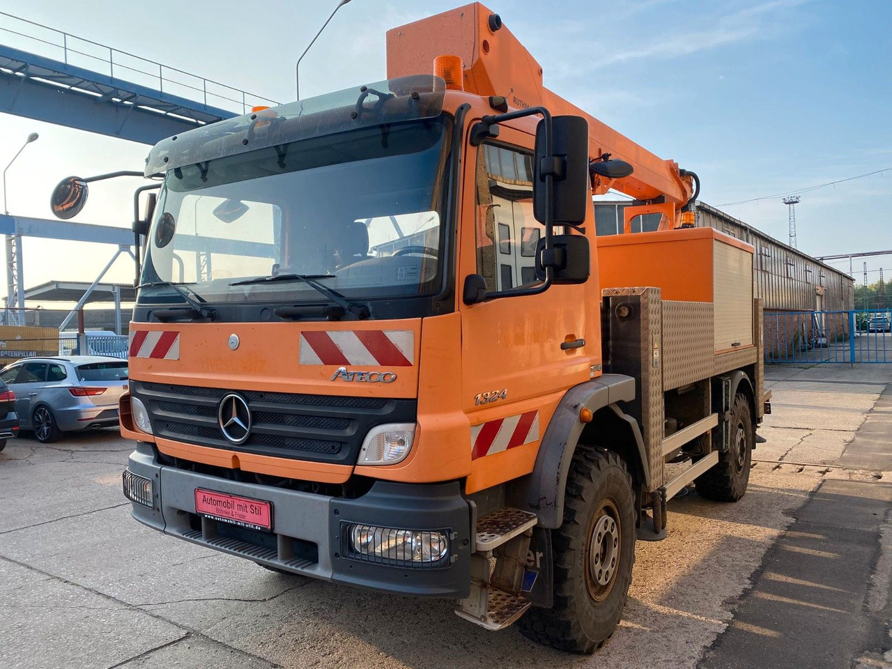 Mercedes-Benz ATEGO 4X4 1324 Hub Steiger Ruthmann T220 - مصاعد الازدهار محمولة على شاحنة: صور 4 Mercedes-Benz ATEGO 4X4 1324 Hub Steiger Ruthmann T220 - مصاعد الازدهار محمولة على شاحنة: صور 4