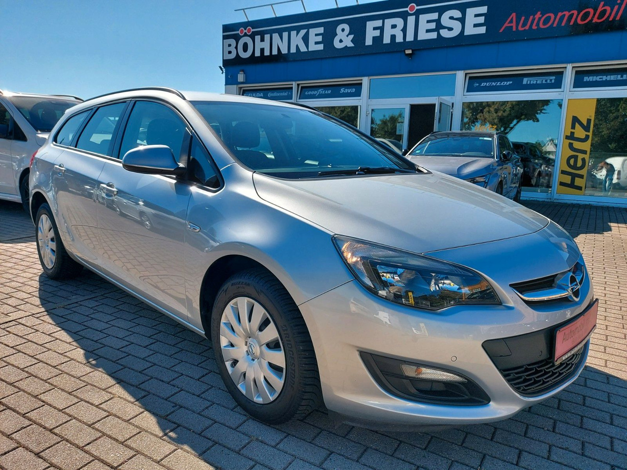 Opel Astra J Sports Tourer Navi Klima Sitzheizung - سيارة ستيشن: صور 1 Opel Astra J Sports Tourer Navi Klima Sitzheizung - سيارة ستيشن: صور 1