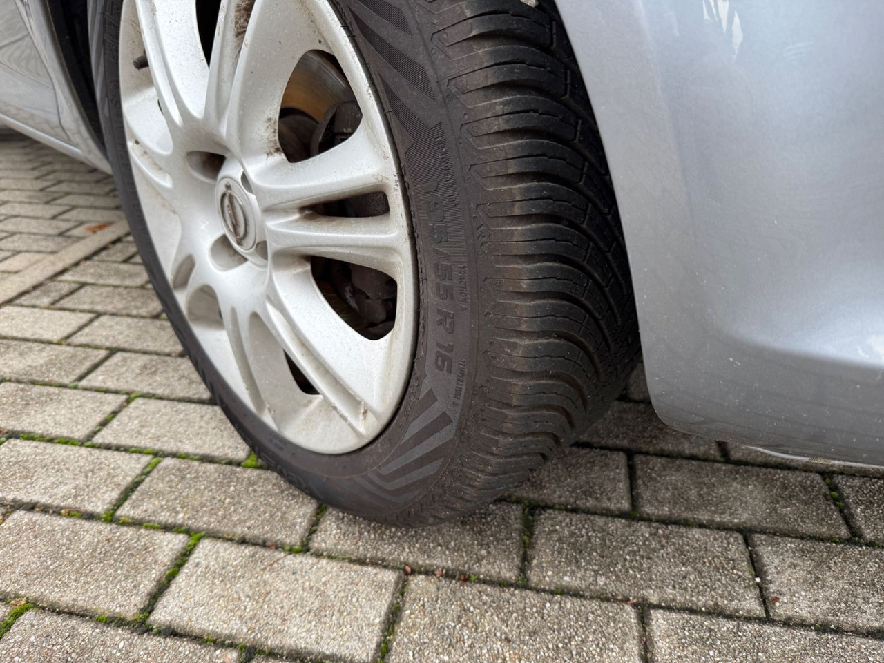 Opel Corsa D Edition KLIMA ALLWETTER REIFEN TÜV 26 - سيارة: صور 3 Opel Corsa D Edition KLIMA ALLWETTER REIFEN TÜV 26 - سيارة: صور 3